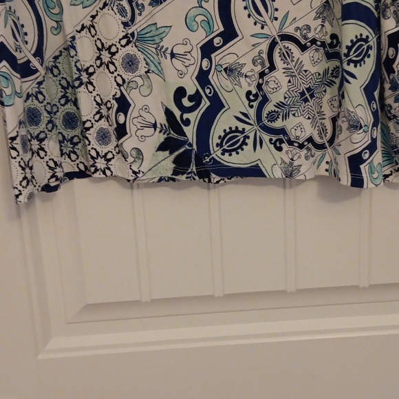 Top - Picture 4 of 9